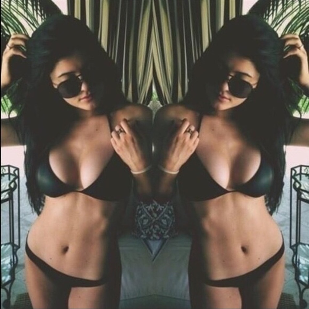 Black bikini